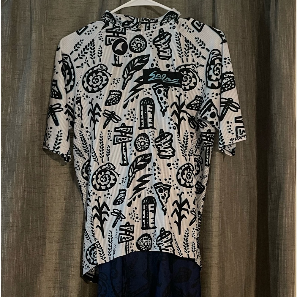 Salsa/Pactimo cycling kit great shape and free of any tears, stains, or pulls.